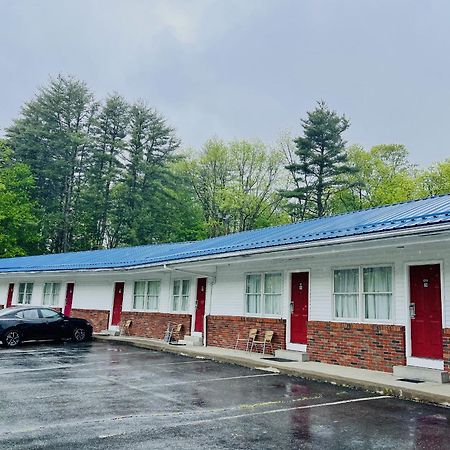 Economy Lodge 682 Main St Sturbridge Bagian luar foto