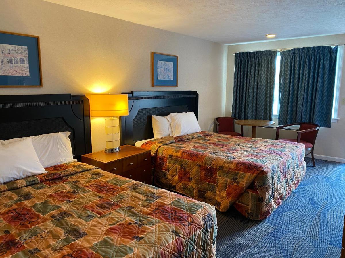 Economy Lodge 682 Main St Sturbridge Bagian luar foto