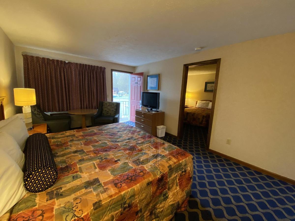 Economy Lodge 682 Main St Sturbridge Bagian luar foto