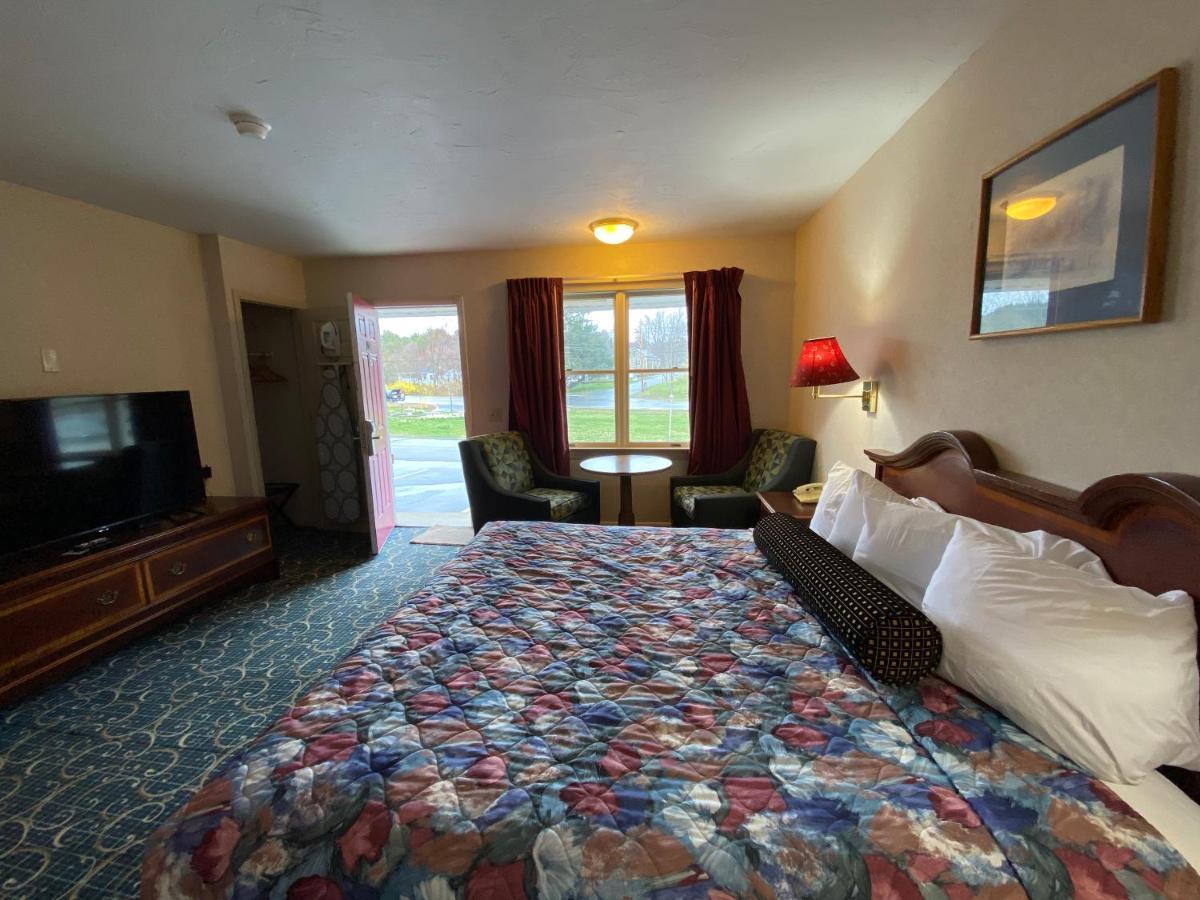 Economy Lodge 682 Main St Sturbridge Bagian luar foto