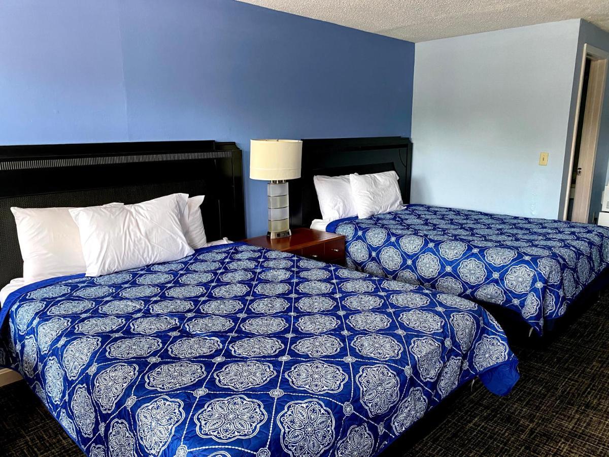 Economy Lodge 682 Main St Sturbridge Bagian luar foto