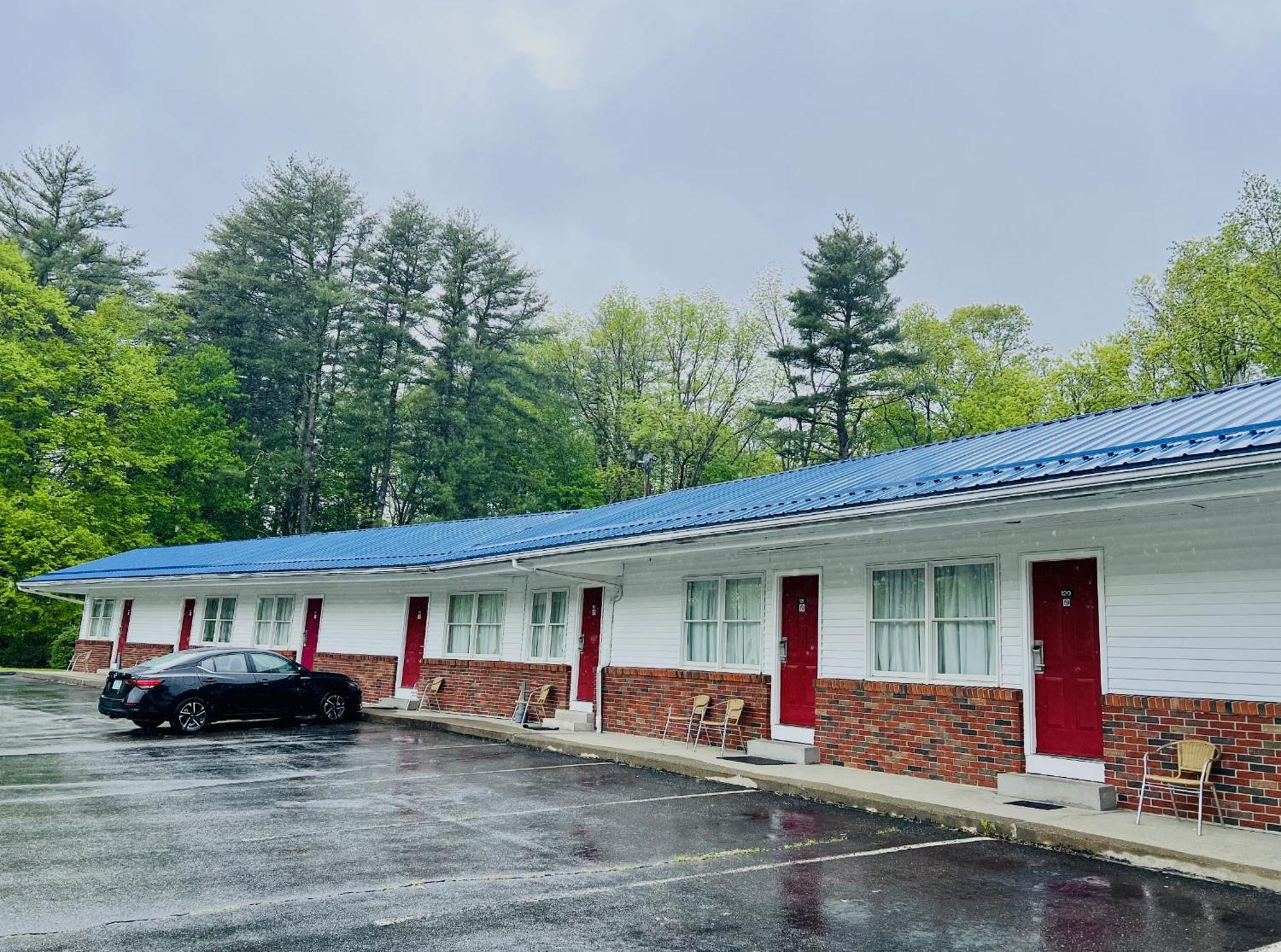 Economy Lodge 682 Main St Sturbridge Bagian luar foto