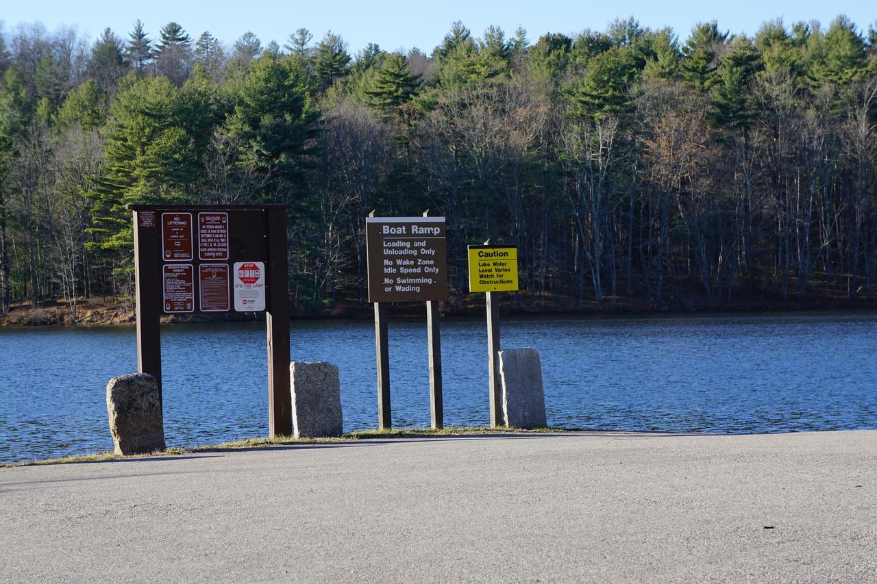 Economy Lodge 682 Main St Sturbridge Bagian luar foto